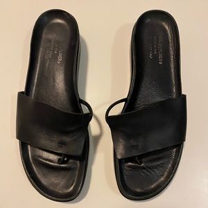 Donald Pliner Fifi Black